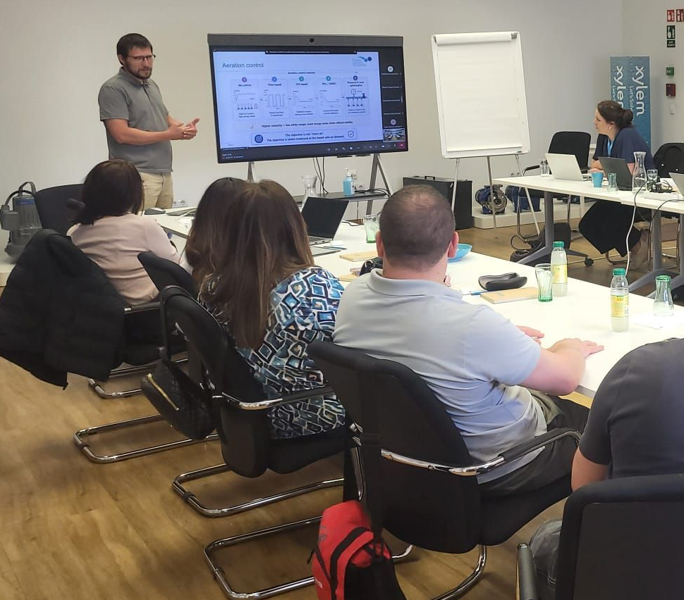 Výukový blok Utility Management Training v učebně v Budapešti